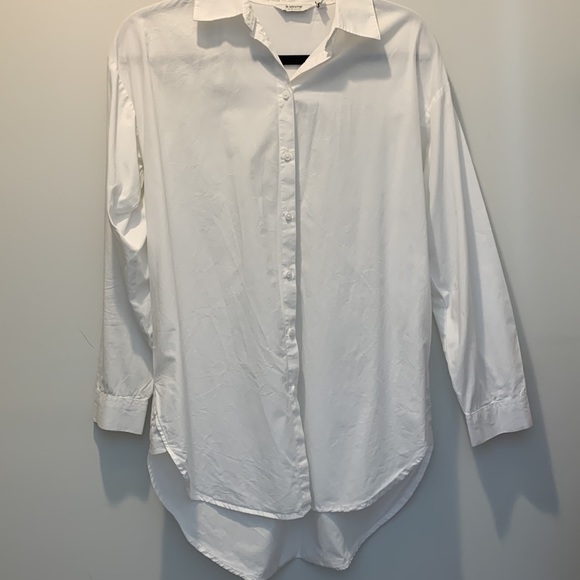 The Skinny Andi button down blouse in size 6, b.young - Picture 2 of 8